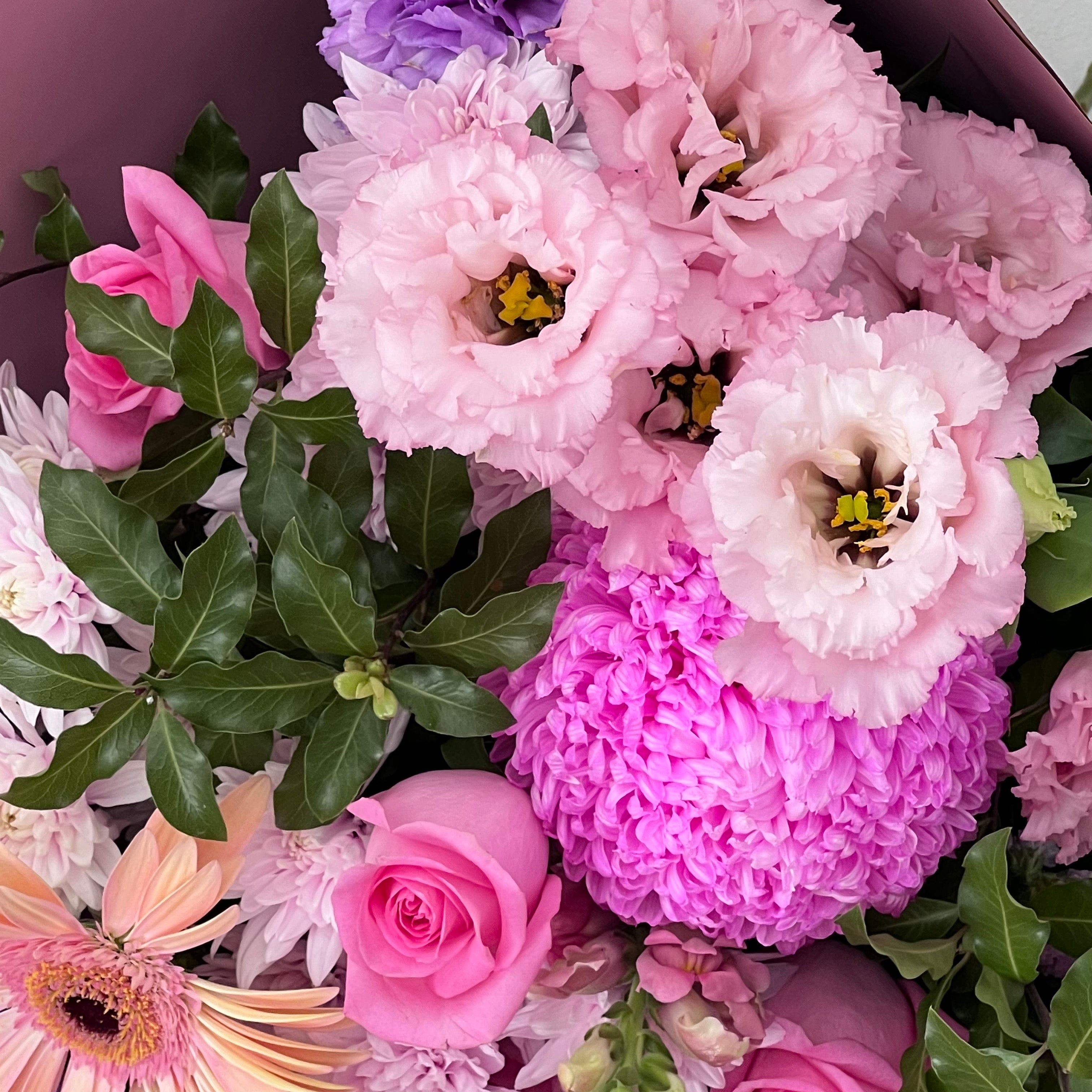 Close-up pink flower bouquet Adelaide – roses and seasonal blooms by Maison Bloomé
